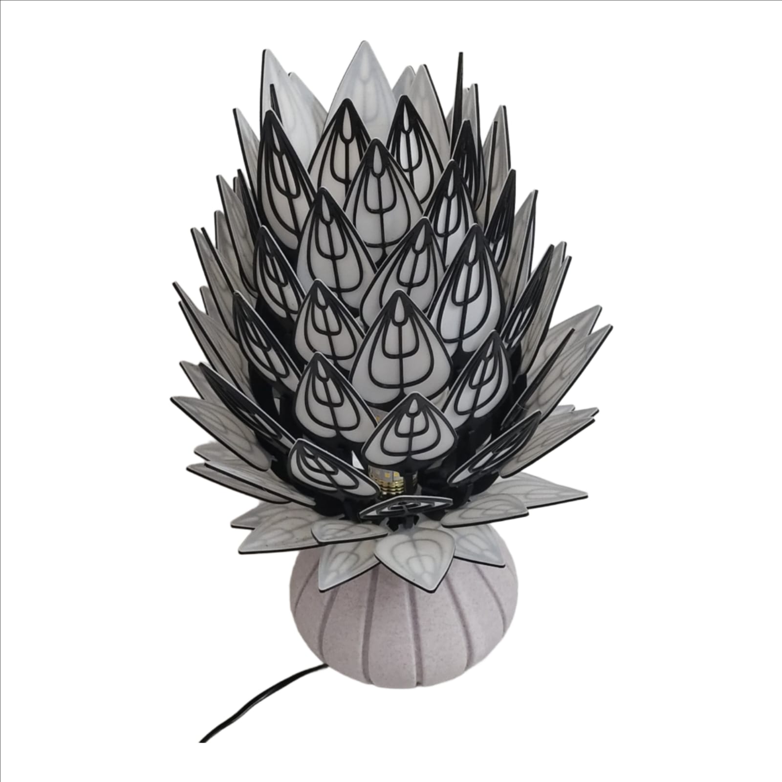 Elegant 3D-Printed Leaves Vase Décor – 41cm | Modern Home & Office Art Piece - Image 5